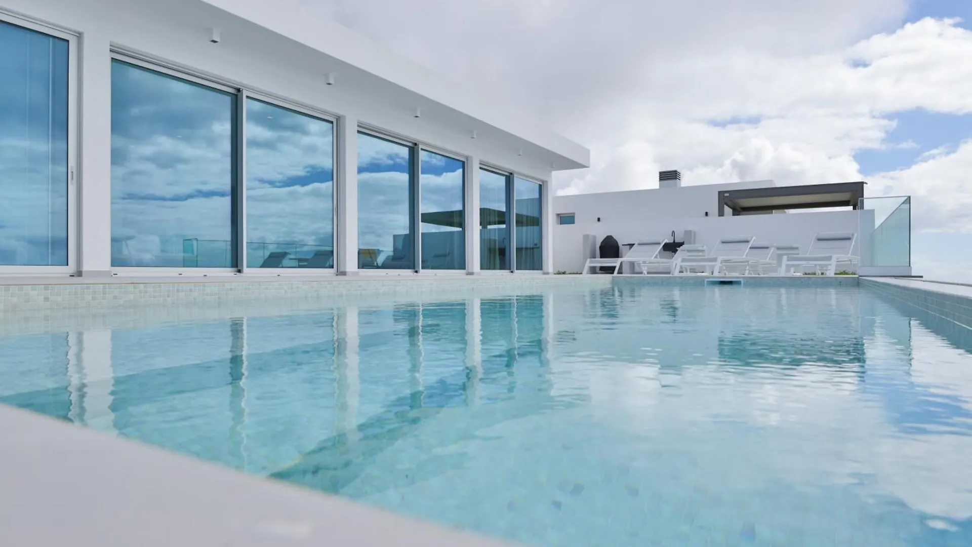 Villa Noelia Ocean View 프라제르스 0*,